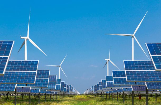 Imagem de duas modalidades de empresas de energia renovável.